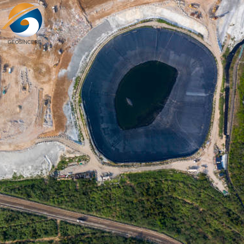 Пластиковая облицовка плотины