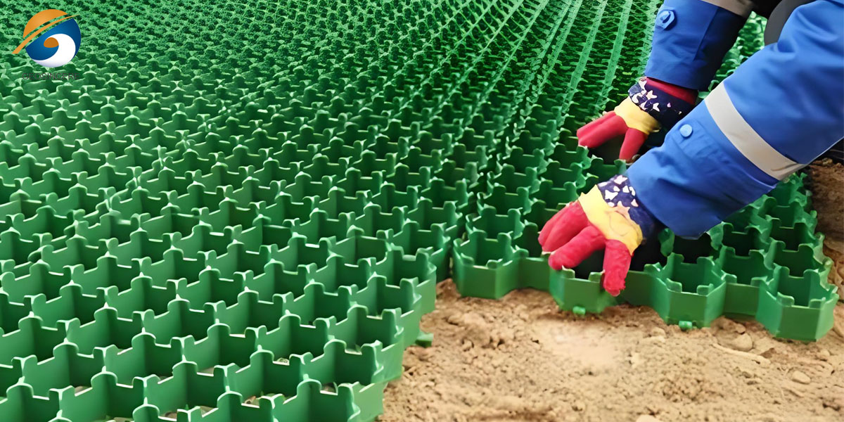 Подъездная дорога с травяным покрытием и мощением для экологичной парковки