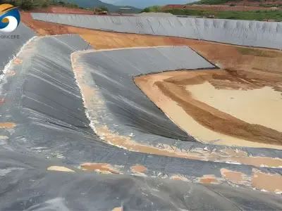 Geomembrana em PEAD para barragem de rejeitos