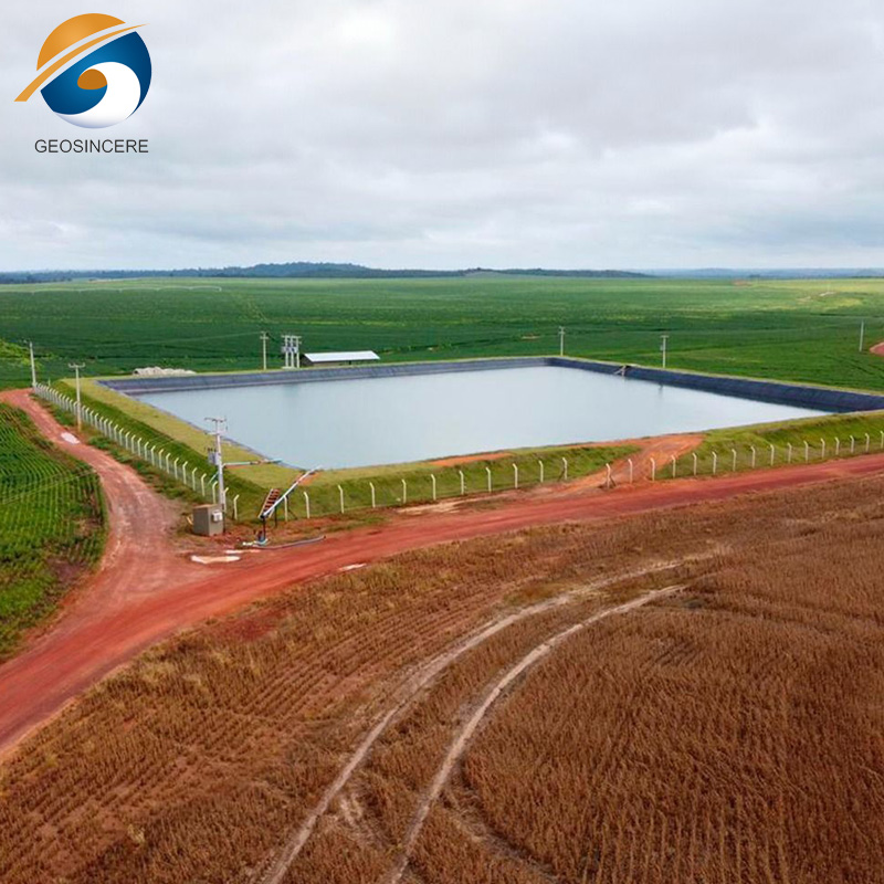 Пластиковая облицовка плотины