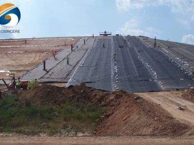 GEOSINCERE Geosynthetics HDPE Dam Liners untuk Pengendalian Rembesan