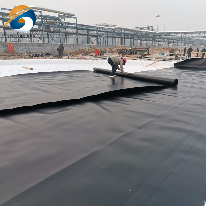 Геомембрана 1,5 мм для горнодобывающей промышленности Геомембрана 1,5 мм для горнодобывающей промышленности