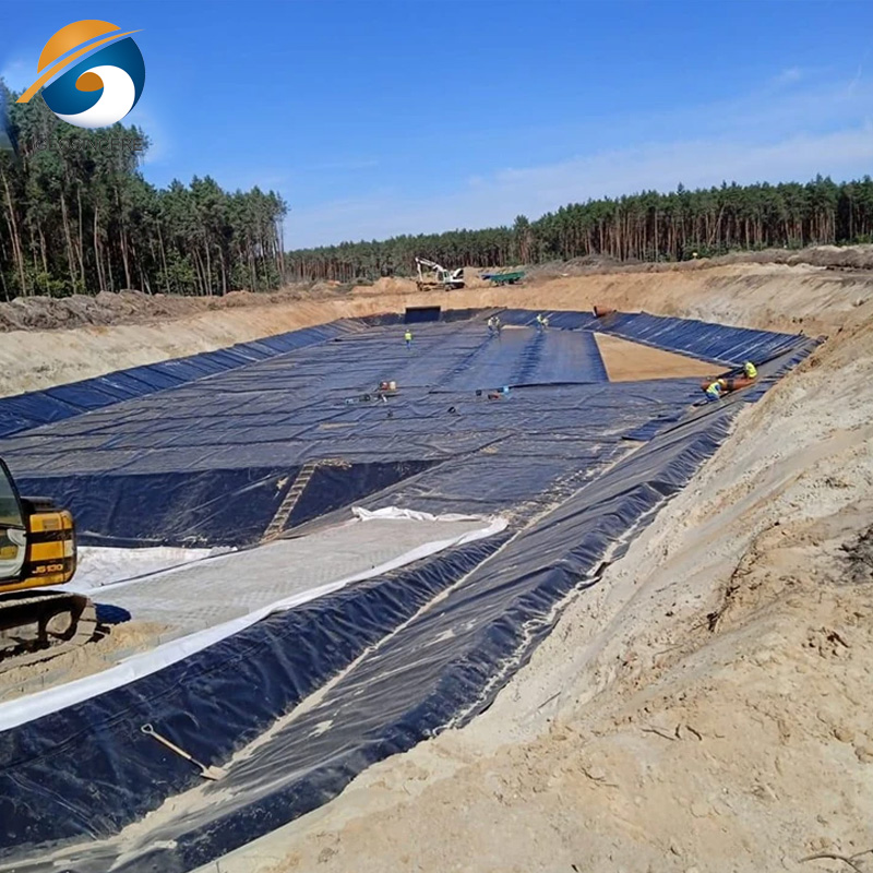 Прочный рулон геомембраны HDPE толщиной 1,5 мм для покрытия свалок