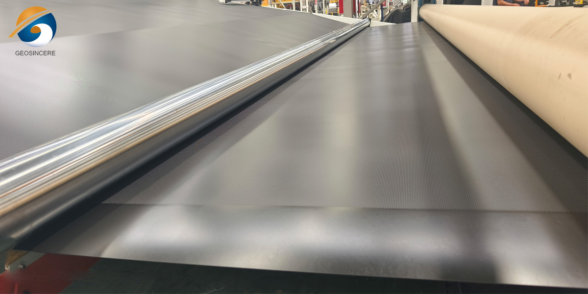 Revestimento de polietileno de alta densidade GEOSINCERE Geossintéticos