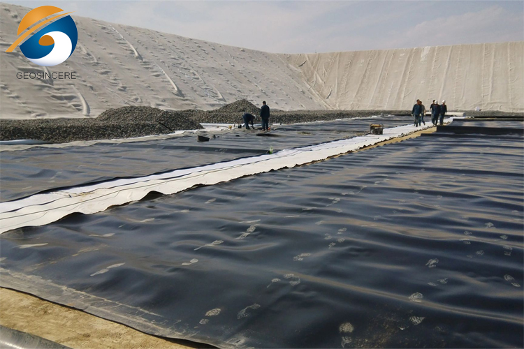 แผ่นบุบ่อน้ำ HDPE ความหนาแน่นสูง 40 มิล แผ่นบุบ่อน้ำ HDPE ความหนาแน่นสูง 40 มิล