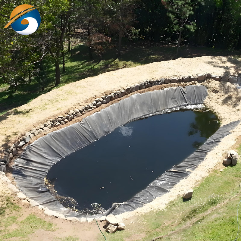 Revestimiento de estanque LLDPE