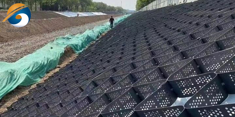 Геокельная защита склона