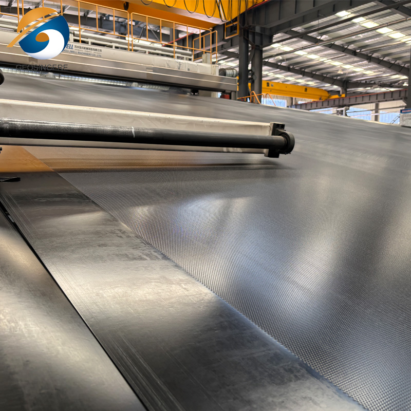 Revestimiento de estanque LLDPE