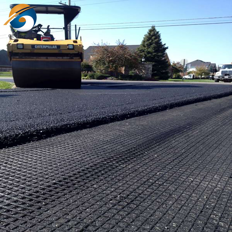 Армирование асфальта на склонах Георешетка из стекловолокна