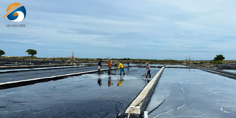 Водонепроницаемая геомембрана с устойчивостью к ультрафиолетовому излучению для соляной промышленности Водонепроницаемая геомембрана с устойчивостью к ультрафиолетовому излучению для соляной промышленности