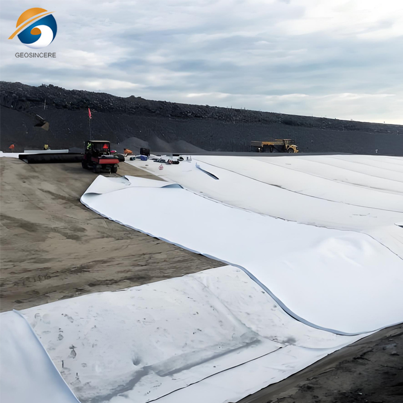 แผ่นดินเหนียวสังเคราะห์ Bentomat สำหรับกักเก็บขยะ