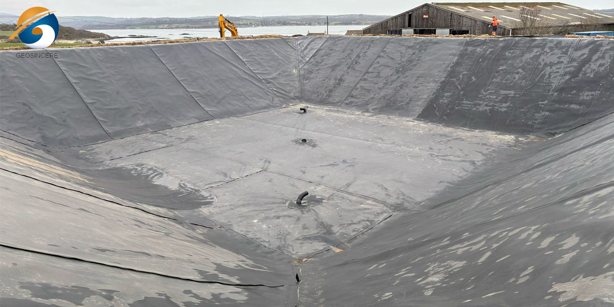 بطانة من البولي إيثيلين عالي الكثافة بسماكة 1 مم لعزل القنوات المائية