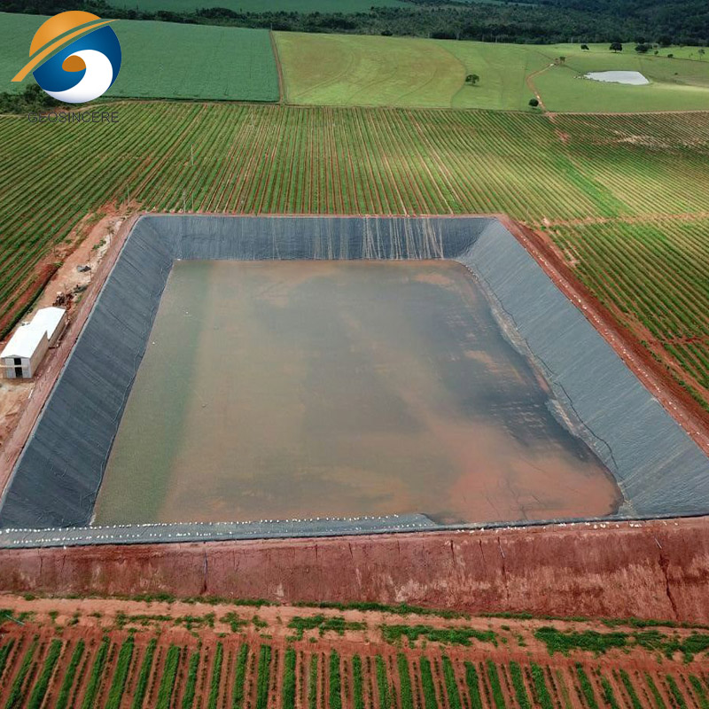 Пластиковая облицовка плотины