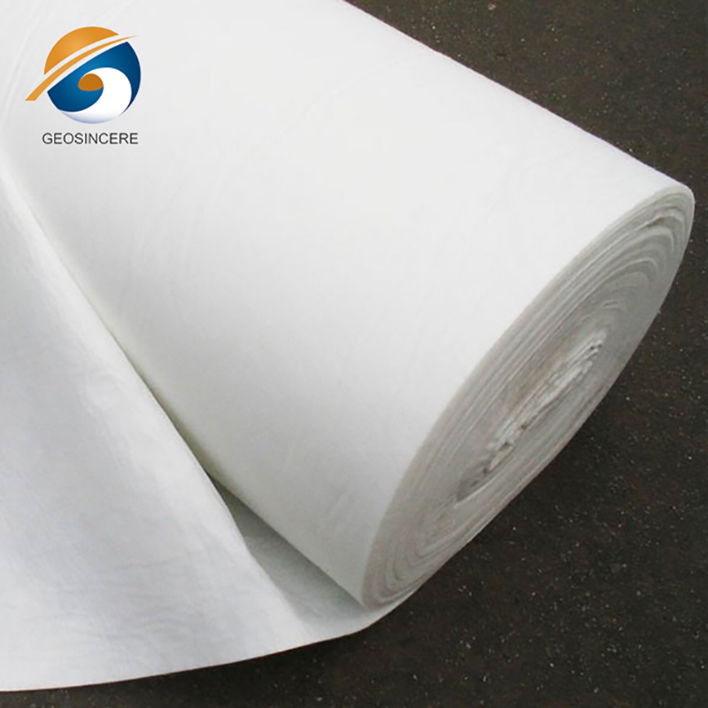 Géotextile de drainage sous gravier pour aménagement paysager