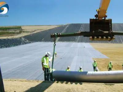 comparação de geomembrana HDPE texturizada vs lisa